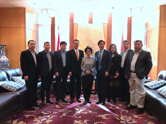 佟晓玲总领事会见加拿大中国工商联主席滕达
