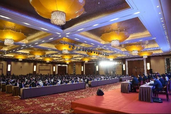 中国侨商联合会召开五届一次理事会