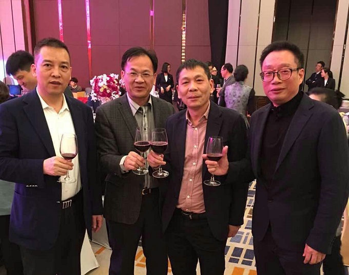 北美集美校友会会长陈少宏和名誉会长陈凯军与厦门市外侨办主任李啸萍合影